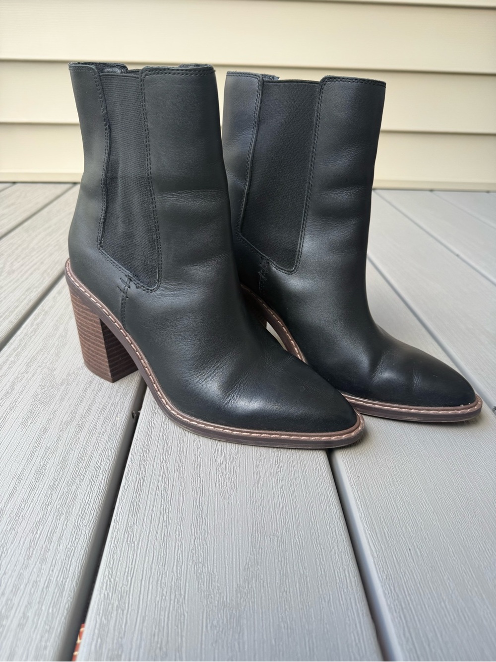 Crown Vintage Black Leather Chelsea Ankle Boots Size 9 Block Heel